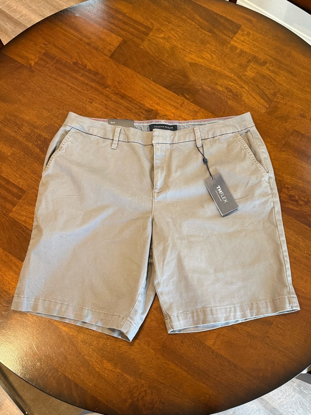 NWT Tommy Hilfiger THFlex Chino Shorts Gray Women’s Size 14